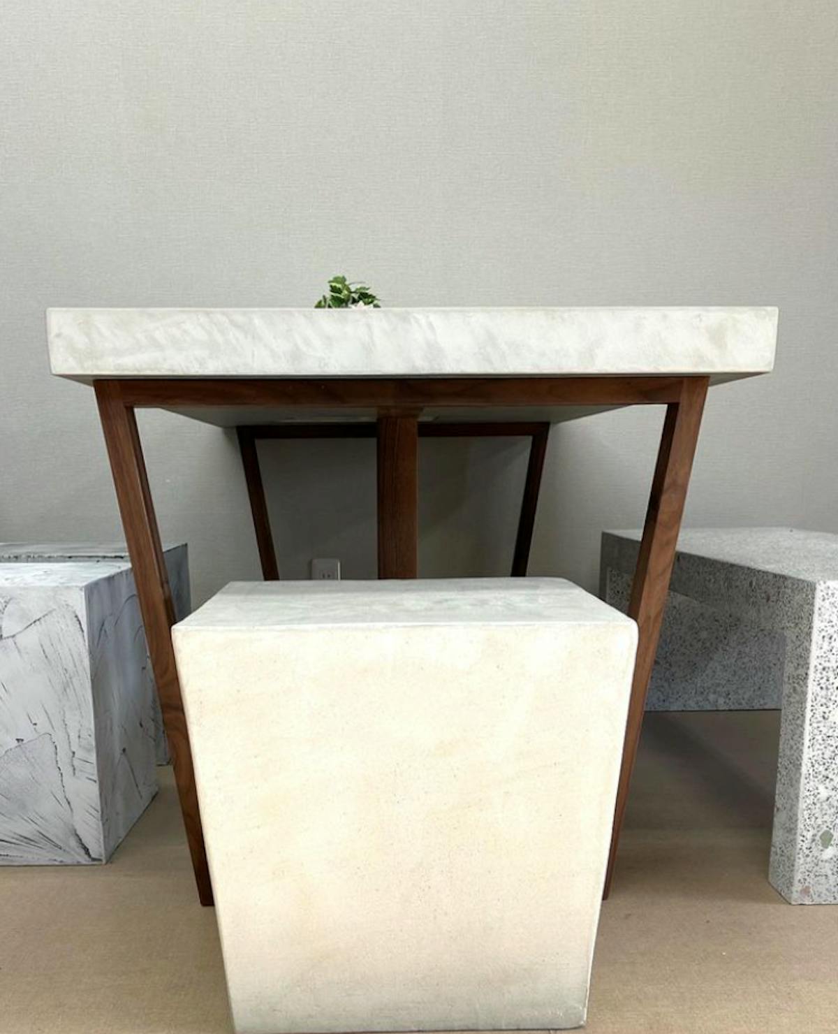 コンクリート風家具