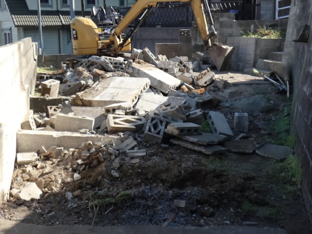 ブロック　コンクリート　解体工事