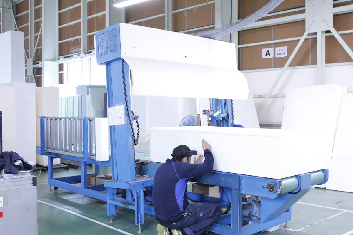パイナルウォール　成形工場
