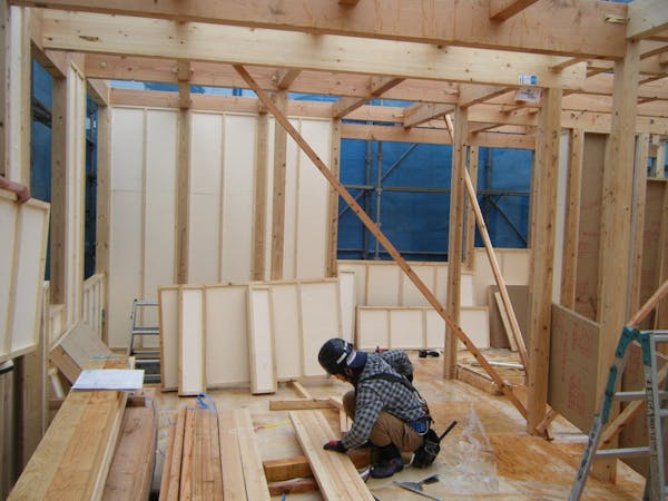 木質パネルの特徴〜木造枠組壁工法〜